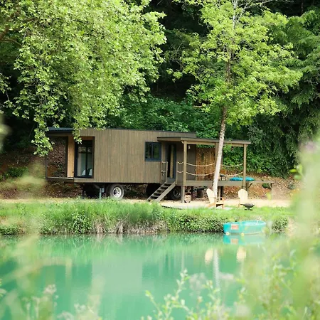 House Trailer * Ceaux-en-Couhe